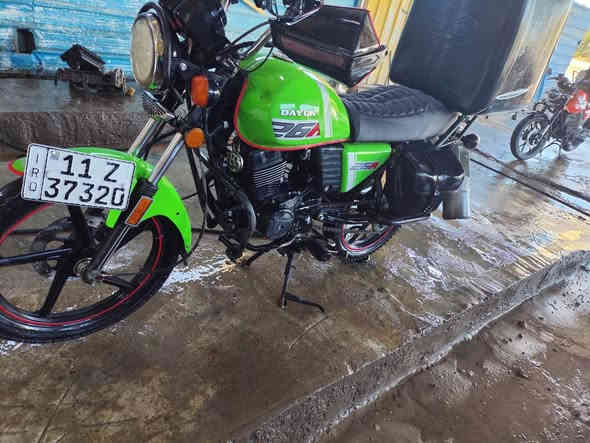 دايوان موديل 2023 مرقمه بغداد ب اسمي  و شرط تحويل بي مكان يعجبك الدراجه ماشيه 24 الف 
محرك مكفول الدراجه نضيفه و تجي تفحص بعينك نواقصها فقط تايرات ثنين و اطلع للشغل الدراجه مشتغله دلفري 3 اسابيع ويه بلي فود
نضافه 100% 

سعرها مناسب / 2.600 وبيها مجال 
للستفسار / ***********

(((ملاحضه))) الصندوك + الجنط مو وياها واذا انت تريد تشتريهن سعرهن وحد ♥️
