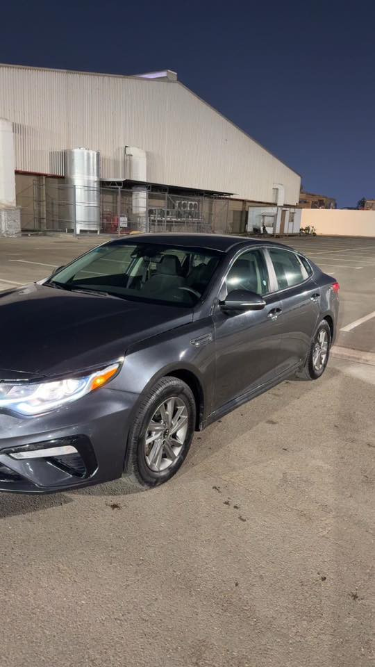 وراد امريكي حادثها موضح في الصور
كيا اوبتما موديل 2020

مكينه 2400
نص فول
رادار امامي 
ردار جانبي
رادار خلفي 
وشاشه وكامره 
وانضمه قياده 
ايكو
ونورمال
وسبورت✈️
لايت امامي لد
رقم بغداد ابسمي
السياره بيها فقط قطعه وحده تبديل وصبغ الدعامية والجاملغ نفسهن مال امريكا

وكله موضح عندي صفحه السكن بيها مكانات بارد فقط
عليها ادامه قبل يومين مسويها الله شاهد
والسياره ما بيها اي نقص
ماشية59 ميل
مكان السياره بغداد
وهاذا رقمي***********
والسعر 144 ورقه وبيها مجال
وكلشي موجود بل سوك 💙
