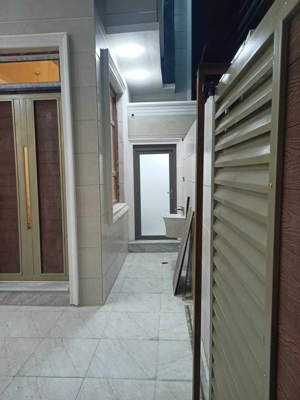 بيت للبيع المساحه 200متر حي اور ست غرف نوم صالتين واستقبال ومطبخ البيت جديد غير مسكون للاستفسار ***********
