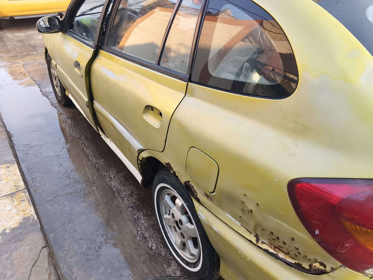 سلام عليكم
اعيد نشر بسبب وعود كاذبة وحديث كلام
للبيع  او مراوس سيارة كية ريو موديل الفين 
كير ومحرك خير من لله
رقم بغداد خصوصي مشورع وطني سنوية منتهية 2025/2/20 
بيهة نواقص مثل يدات مال بيبان خارجية ودكم مال جام صدر  
وبيهة مشط مال استيرن خربان 
 بس سيارة تمشي لحال وما عليهة شي 
مكاني بغداد العبيدي خلف بانزين خانة 
هاذ رقم للستفسار خاص غير متواجد 
هاذ رقم واتسأب:***********
هاذ رقم للتصال مباشر:***********
سعر(18ورقة) 
عليهة غرامات(250الف) 
رجأء لحد يطب خاص مغلق 
تفاصيل اتصل بل رقم
