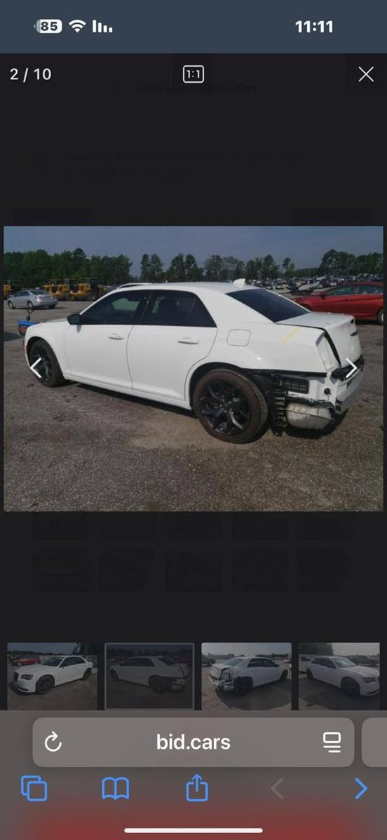 سلام عليكم اوباما300 موديل 2022 وارد امريكي  سيارة جديدة بمعنة الكلم سيارة بسمي تحويل ثاني يوم ماشية 44الف حقيقي ***********
