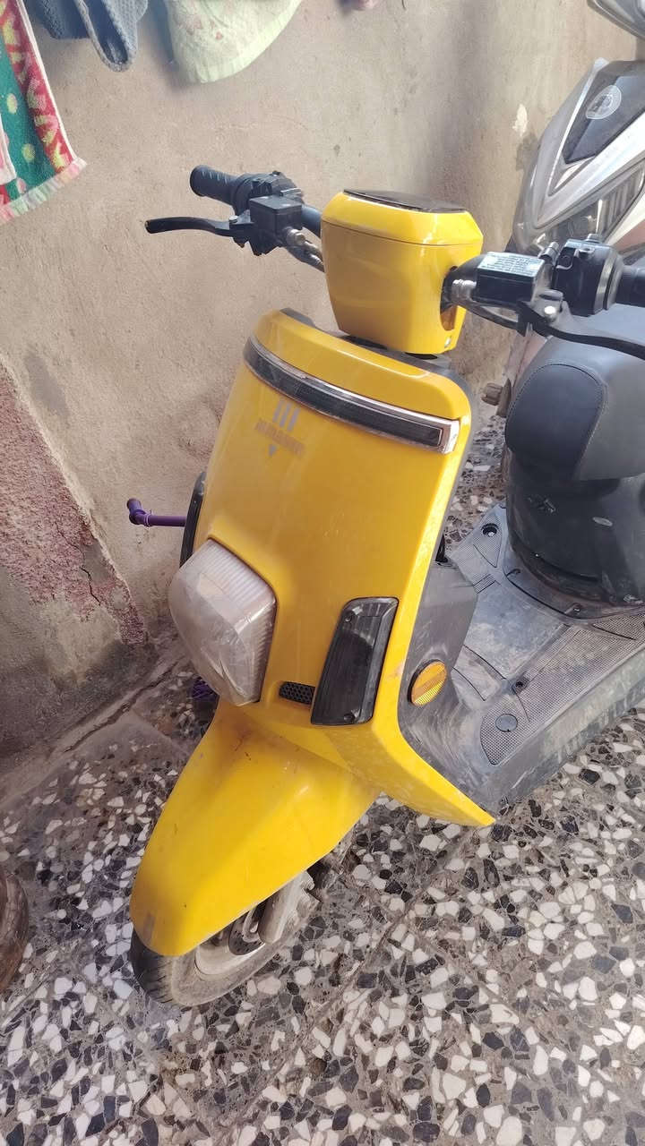 السلام عليكم دراجة شحن البيع
بوليسية كاملة دراجة نضيف كلش
سرعتها 3 نمر
بك R
سرعة الحقيقي 75
سعرها ع خاص واتساب
***********
