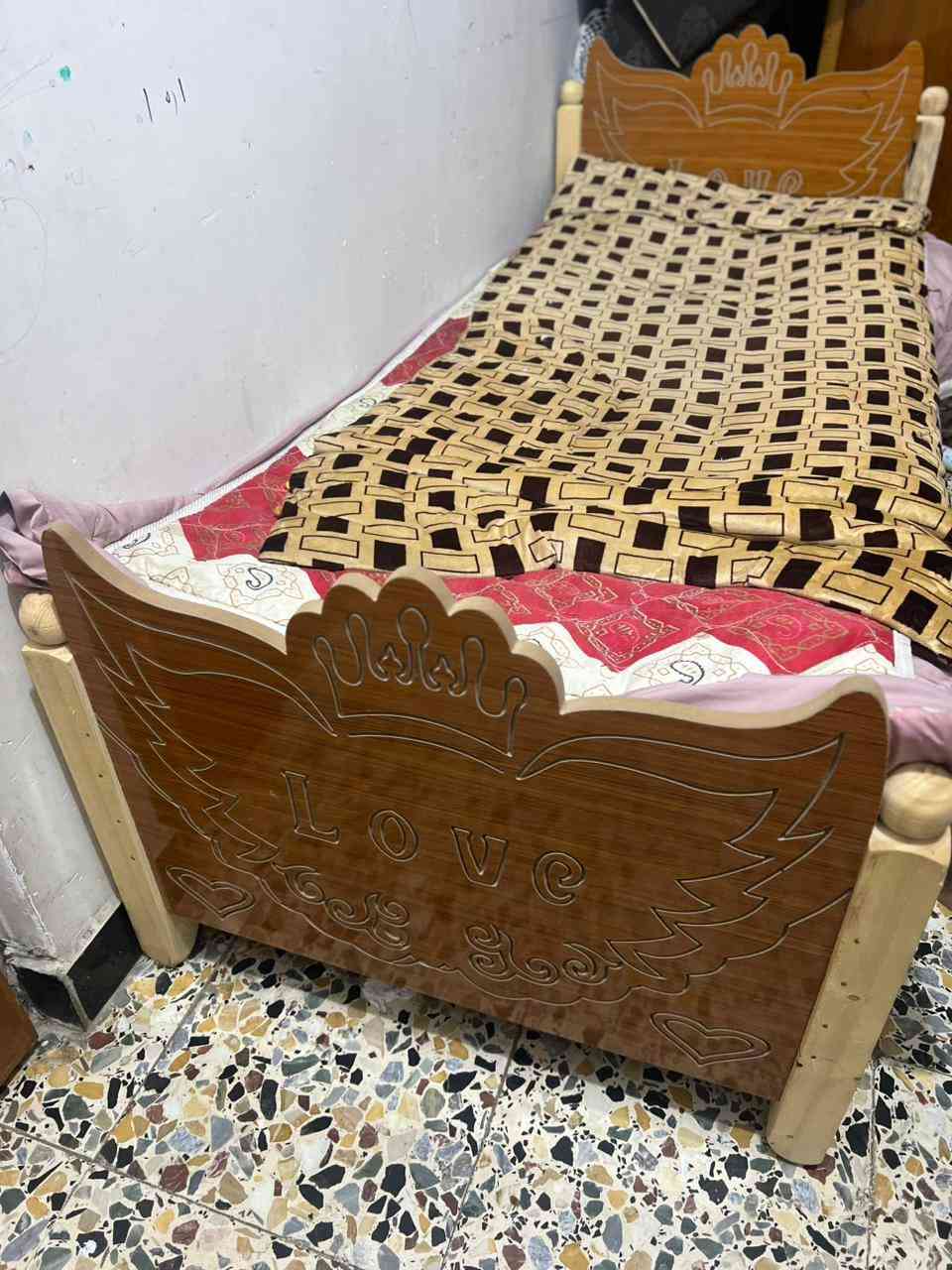 جرابي ام نفر واحد عدد 2 بعدهن جدد 
شرط الاصلي ثقيل مكان كوت فلاحيه سعر وحده 75 الف 

*********** موشراي لتعبني سعر وحده 75
