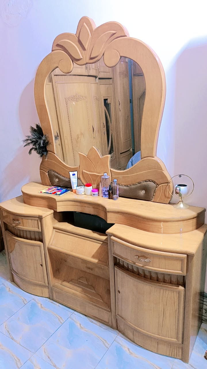 السلام عليكم غرفة خشاب للبيع تزكام أم الستة طابقين احلى من الصورة سعرها مليون و600بيها مجال العنوان النجف التواصل على الخاص


**إذا كنت صاحب هذا الإعلان وتريد حذفه لأي سبب، رجاءا أرسل رسالة إلى الدعم الفني**