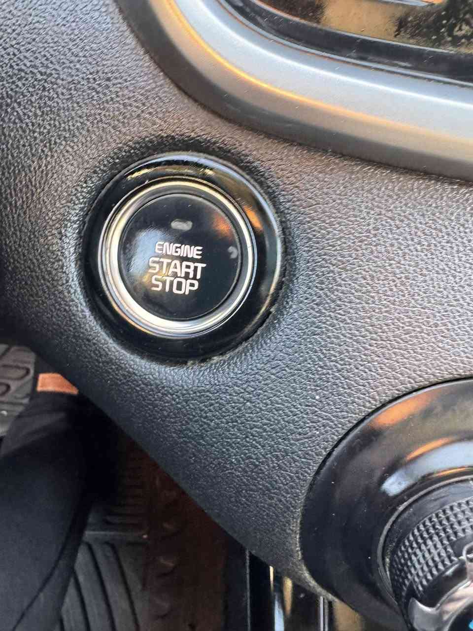 السلام عليكم***********
سورنتو ٢٠ فول واحد عل واحد 
جميع الموصفات حته جكات شفط تشغيل عن بعد 
بيه ٤ قطع صبغ 
رقم بغداد  عنواني بابل السعر ١٥٠ وبيه مجال
