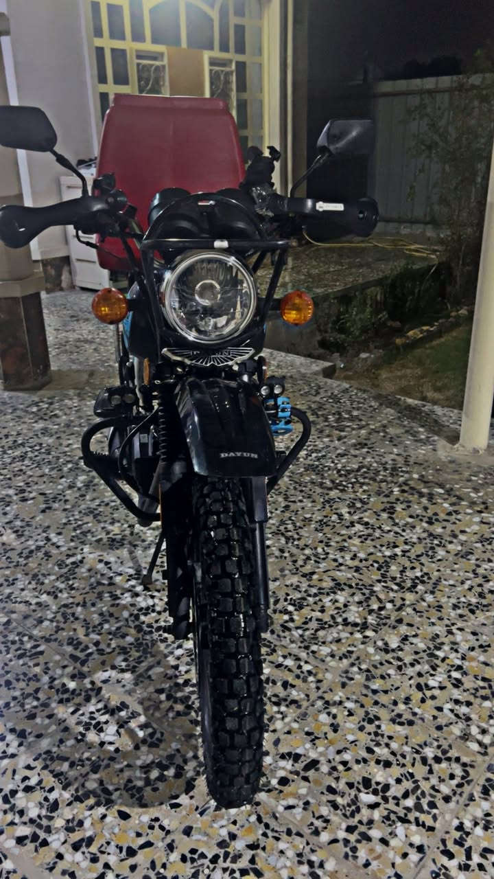 سلام عليكم دراجه دايوان. موديل 23 دراجه نضيفه من كلشي.  بدون اوراق ضايعه بس مكاتبه. بدون صندوق. مكان جسر دياله ***********. سعر 1200
