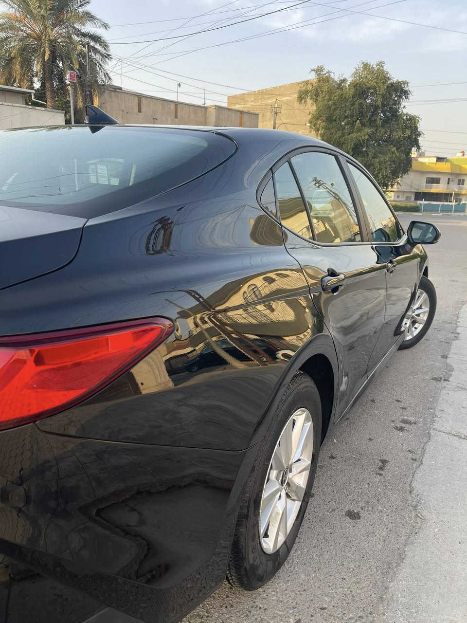 سلام عليكم
تويوتا كامري هايبرد موديل 2025 الشكل الجديد
وارد امريكي بطارية ليثيوم 
ماشيه 7mi
شاشة كبيرة Apple CarPlay & android auto
كاميرا خلفية متعددة 

رادار امامي
مانع تصادم PCS  
مساد تحديد المسار —— LDA
‏BSM —— نظام النقطة العمياء
‏PDA —— مساعد القيادة التفاعلي
‏RCTA —— رادارات خلفية
‏SEA —— نظام الخروج الآمن 
‏RSA —— قراءة لوحات الطريق
مثبت سرعه تفاعلي —— ACM
‏AUTO PILOT —— سائق ذاتي 
مانع انزلاق العجلات —— ABS
‏TCS —— مانع الانزلاق 
دخول ذكي
شاحن وايرلس
هندبريك كهرباء
نظام صوتي مميز
حساسات ضغط الهواء في الإطارات
حساسات دخول الإنفاق
🚨⚠️صور الحادث بلمنشور
ايرباك ستيرنك فقط
حادثه فقط بنيد صبغ بدون شواصي
رقم بغداد باسمي
سياره كلش جديده وحلوه ومابيه اي نقص
سعر ب20800$ وبيه مجال
شتين وثمنميه 
للاستفسار
***********
