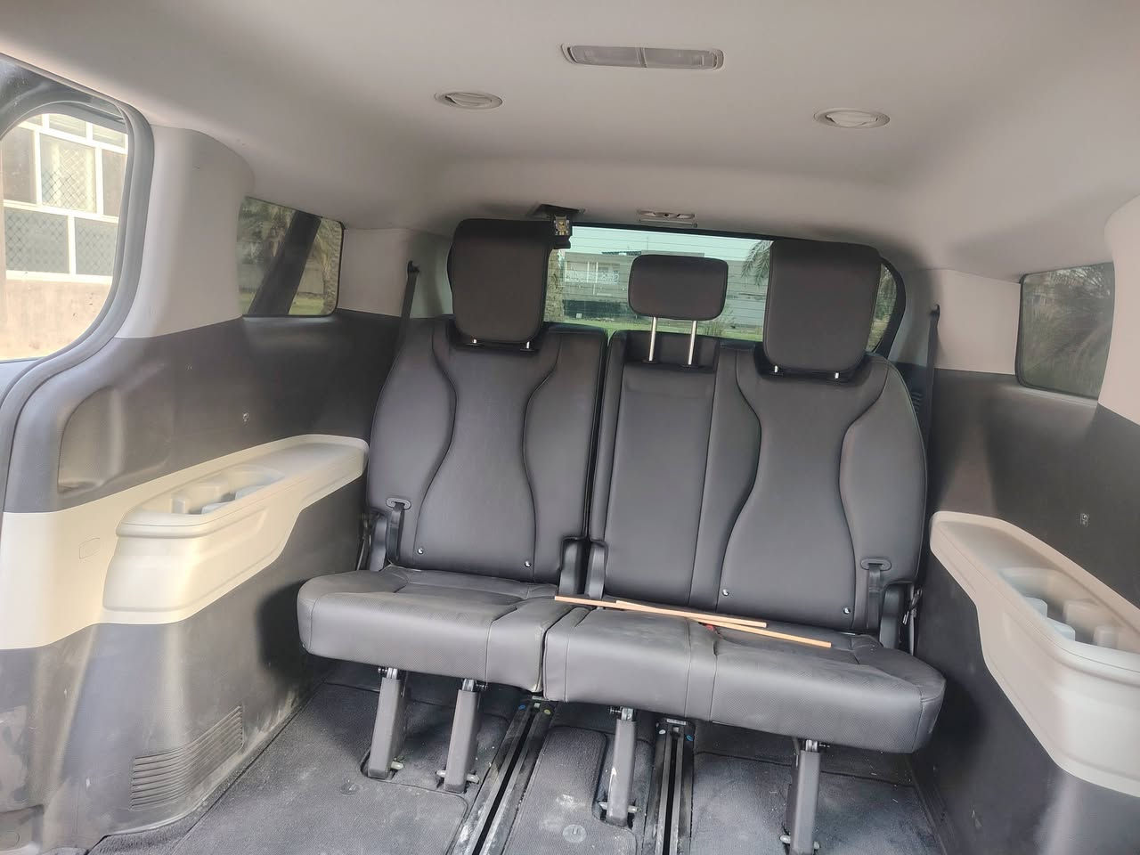 كيا كرنفال موديل  2024 وارد امريكي ضربه جدا جدا بسيطه بهلال الجاملخ الخلفي الجه اليمنى وصلح علبارد الضربه بدون قطرة صبغ والتصليح كما موضح ادناه بالصوره والرقم شهداء قادسية وبأسمنا،، السعر 280$ وبي مجال
الموبايل/ ***********
