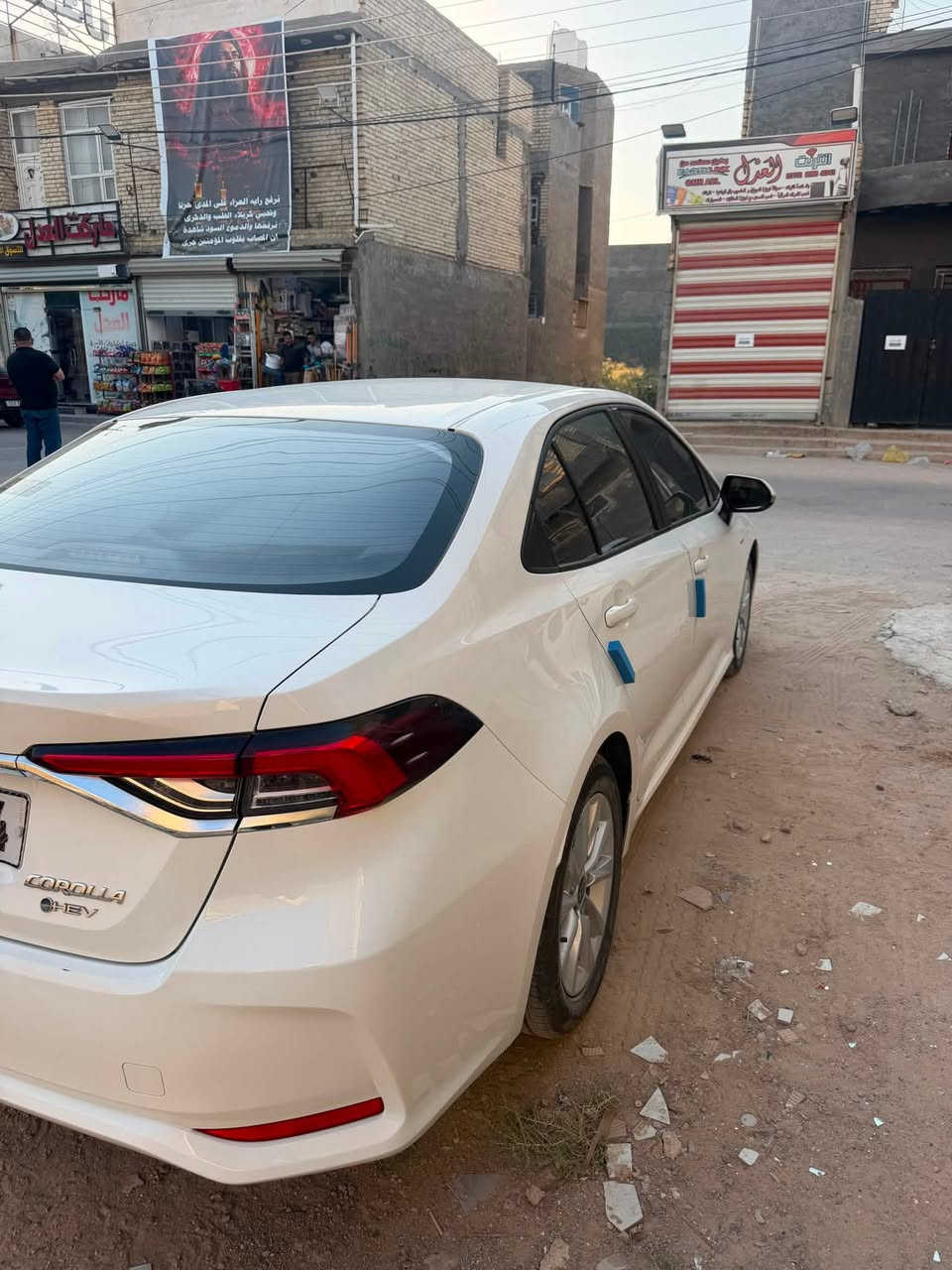 كورلا هايبرد 2025الشكل الخليجي مكفولة كفالة عامة داخل اسود جلد مدوشمة الارضية سيارة جديدة ماشية 25الف فول مواصفات فتحة سايد بريك كهرباء مكان الدورة ***********
