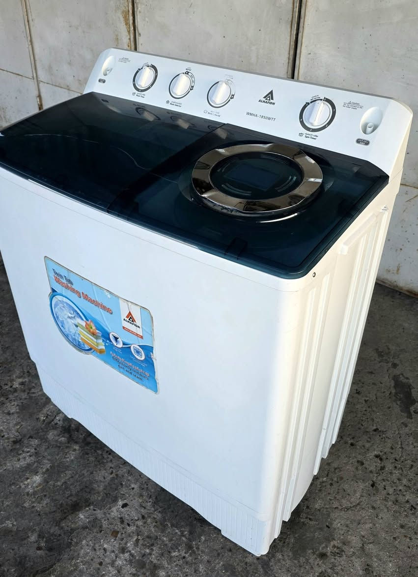 غسالة الحافظ 18 كيلو حوضين للبيع
نظيفة جداً (95٪) واستخدام قليل
ما داخلة تصليح وتغسل بطانيات
شغلها مضبوط 100٪
 السعر 140 ألف
📍 الدورة
📞 ***********
