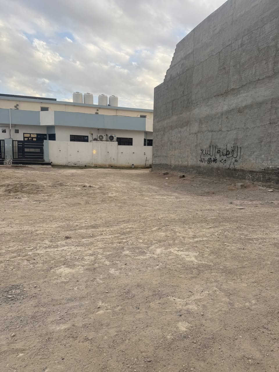 قطعة ارض مميز ركن ع ثلاث شوارع  اللبيع طابو زراعي سند 25في دور الزراعه مقابل حي المعلمين المساحه 250 متر الاستفسار الاتصال ع الرقم ***********
