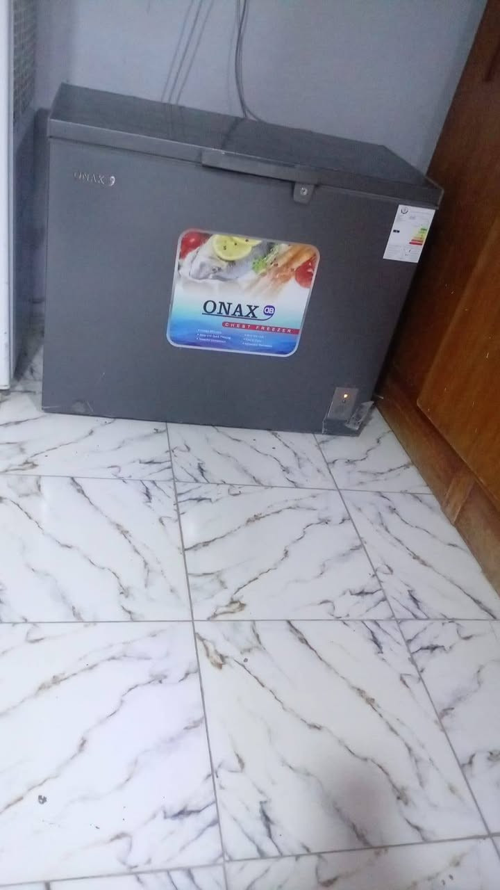 ثلاجه مجمده للبيع جدد مستعمله شهر واحد فقط اللستفسار اتصال بلرقم***********
