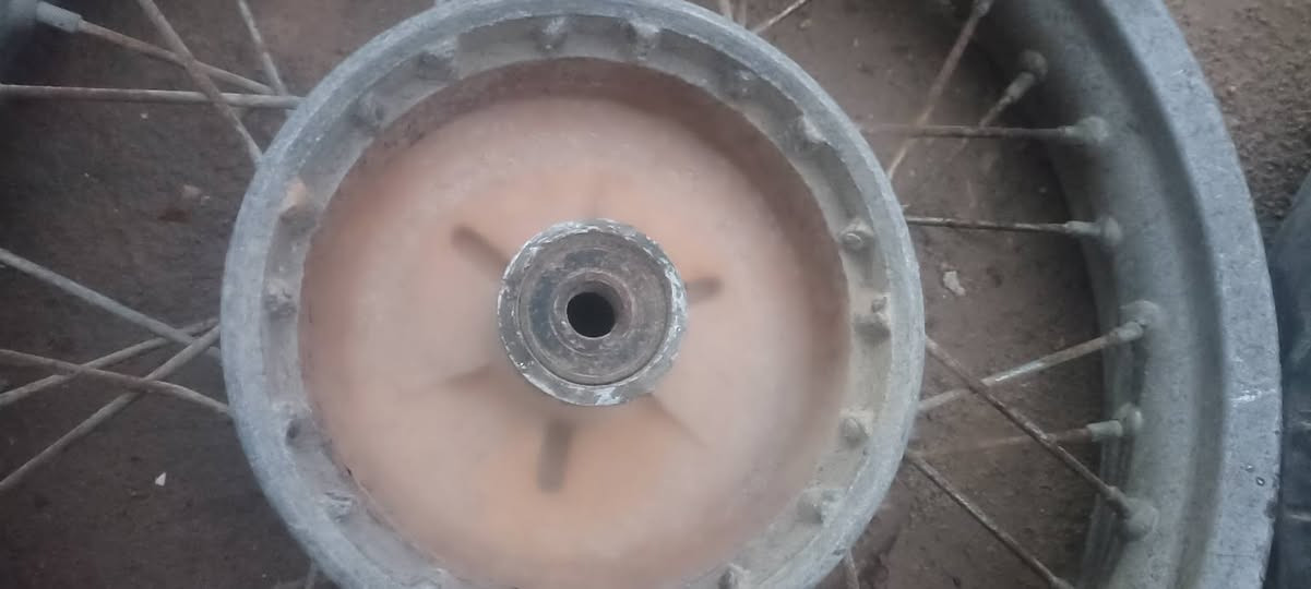 السلام عليكم اخوان وياله للبيع اثنين 16 خلفي 1 18 امامي ابيحن كوم حديد ما اعرف كل شيء عنهن ابيعهن شلع ثلاثتهن ب 50 العنوان الانبار الفلوجه *********** بي واتساب
