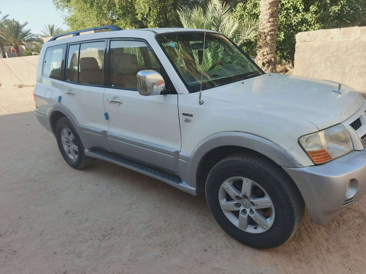 باجيرو 2007 رقم بغداد دولي اللون ابيض محرك + كير خير من الله جاهزه من كلشي  عدا التبريد فقط يحتاج غاز    السياره جاهزه مال جناي   حداديه نضيفه   شاشه كامره كهربائيات  كلها شغاله   سنويتها لل2028 بأسم والدي
السعر 100$  وبيها مجال بسيط مكاني كربلاء المقدسه

التواصل على رقم الهاتف ***********
