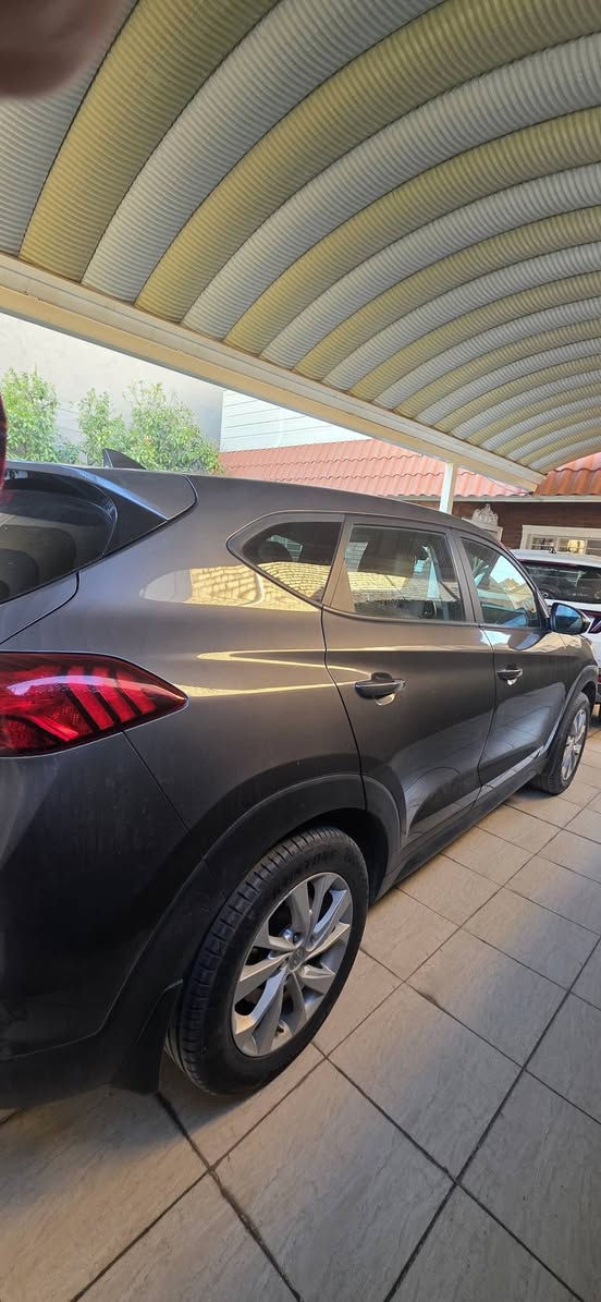 السلام عليكم .توسان لون نفطي اربيل وارد امريكي كلين تايتل حادثها سرقة موضح بالصور المرفقة السعر 205 مواصفاتها se ماشية 27 الف ميل للاتصال بالرقم *********** مكانها بغداد
