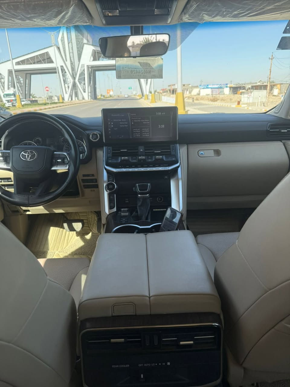 السلام عليكم للبيع لاندكروز موديل22 تكمه  وسنويه ساز أم ضمان  رقم اربيل تحويل ثاني يوم  بيهه جاملغ الخلفي بي بارد  بدون دواخل
محرك سيارة 3500 توين تيربو 
فول موصفات 1/1
بصمه تشغيل 
بصمه أبواب لمس  
فتحه سلايت
كشنات ثنين كهرباء 
كشنات جلد 
8ايرباك 
زراكات 
مري شفط 
شاشات خلفيه 
مطفايه حريق 
جنطه شفط 
سبعه راكب 
ثلاث قطع تبريد 
محرك 3500 توين تيربو 
حساس امامي 
حساس خلفي
 بصمات ثنين 
سبير منازل 
وباقي موصفات ساز معروفه  
سعر (550) وبيهه مجال
الاستفسار اتصل على الرقم ***********
