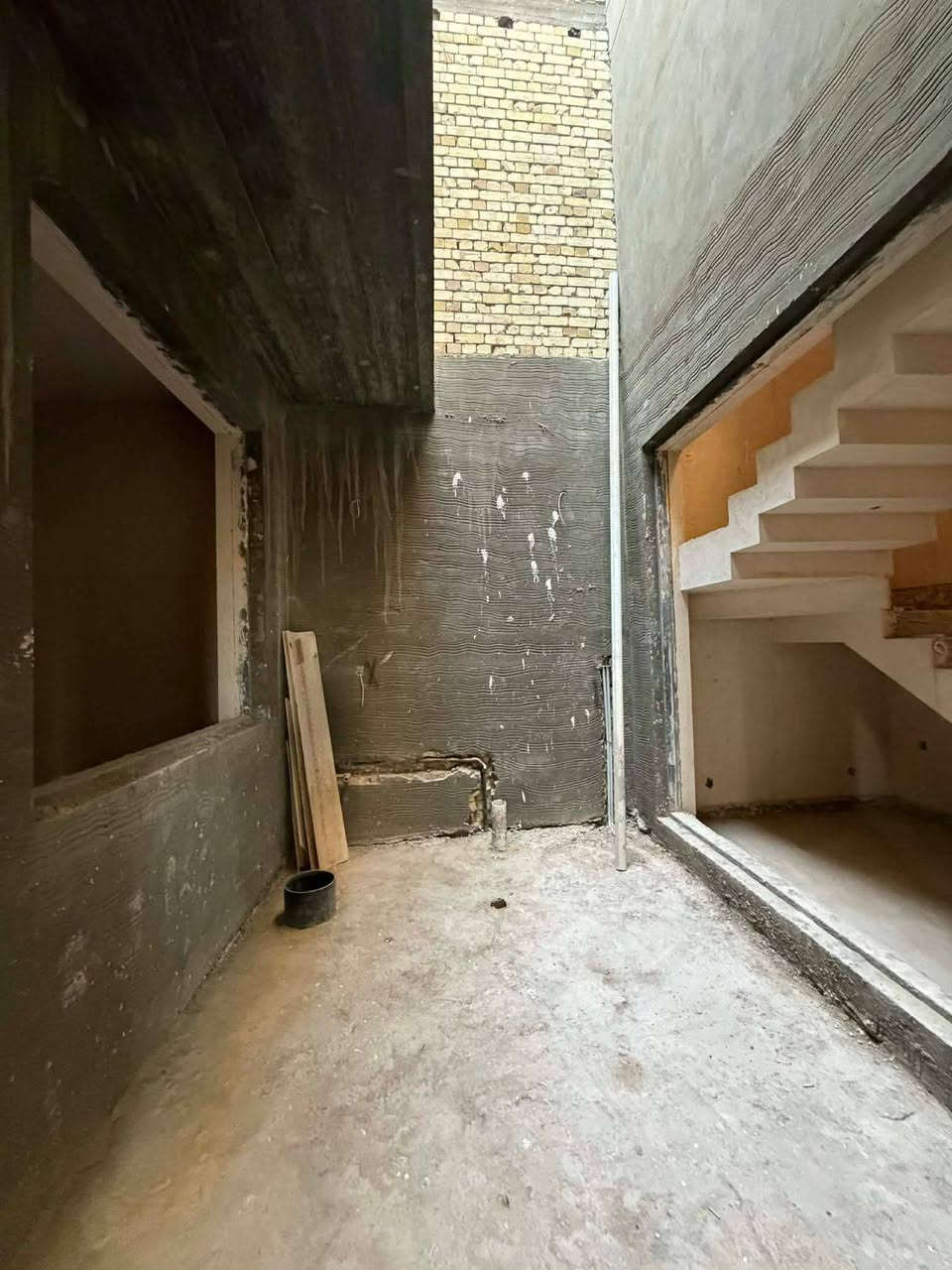 السلام عليكم
للبيع
هيكل. طابو صرف. بناء حديث
المساحه. 200 م. واجهه. 10 م ونزال 20 م
طابقين. ٤ غرف نوم و صاله ومطبخ وكليدور و٣ مجمعات صحيه وكراج
التاجيه. بال10 الف. قريب من شارع. حله. نجف
رقم العقار. 10626. علما أن الهيكل يطل على ساحه خضراء
للاستفسار. ***********.. ***********
عقارات عين الأسد
حي الصحه. شارع الكورنيش. قرب المسبح الأولمبي
ابو فاطمه الكلابي
