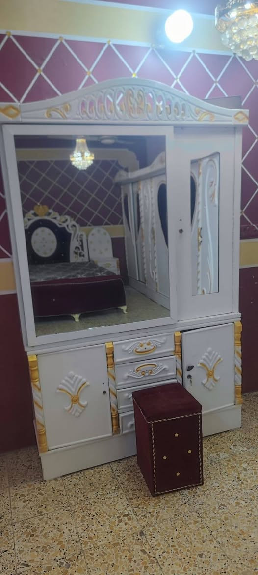 بسم الله  ((  للبيع  )) غرفة نوم تصميم تركي خشب صاج صبغ حراري ابيض الغرفه فول نظافه مستخدمه شي قليل الغرفه  6 قطع كامله 
السعر خاص للشراي


**إذا كنت صاحب هذا الإعلان وتريد حذفه لأي سبب، رجاءا أرسل رسالة إلى الدعم الفني**