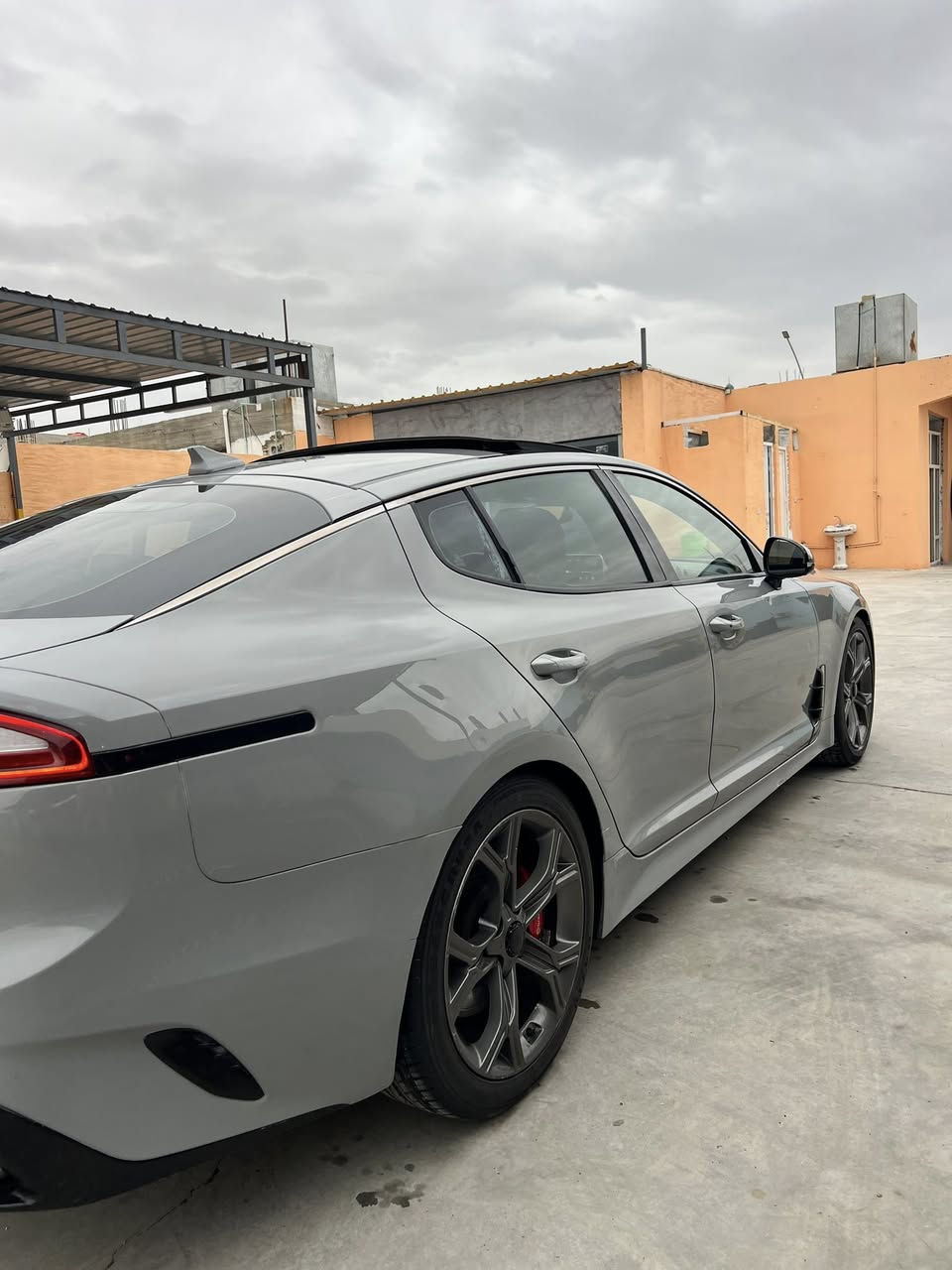 السلام عليكم
ستنگر للبيع موديل 2018 G2 اعلى فئه 
السياره فول مواصفات 
محرك 6 توين تيربو 
حجم 3.3 
رقم بغداد 
مواصفات / GT 2 معروفه اعلى فئه 1/1
ماشيه 77 
ما متواجد ع فيس 
التواصل 
***********
