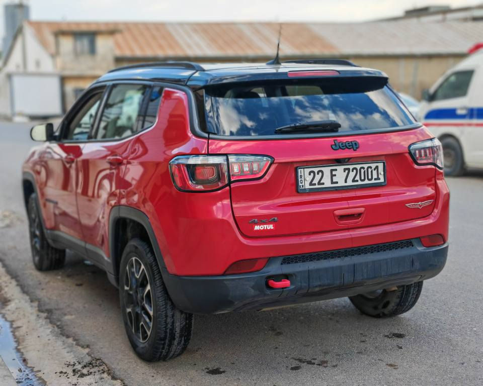 Jeep compas 2020 
فوول مواسفاتە سەقف ڕەش کوشین جلدە دەبل ئەکسل شاشەگەورەیە  چاملغ و بستێک بۆنیتی سبوغە بێ ناو بێ ئێرباگ
*********** أربيل, العراق
