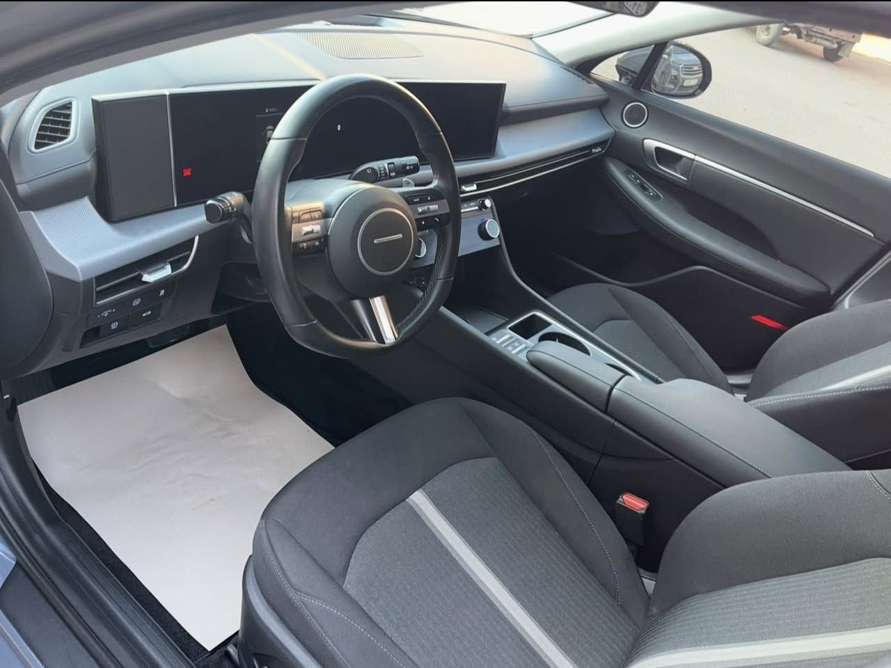 السلام عليكم للبيع فقط  سوناتا هايبرد 2024 كلين تايتل بدون اي حادث بدون صبغ بدون بارد برغي واحد ممفتوح بيها   دخول جديد اني مستوردها و البارحة رقمتها بأسمي فول مواصفات عدا البانورما ماشية ب امريكا 30 وهنا بالعراق مشت الف فقط صور امريكا ورقم الشاصي بالمنشور  
السعر 225$
مكاني البلديات ***********
