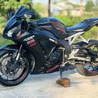 CBR1000RR 2013 ضمان گیر محرک بدون حادث  دراجە فی خارج عراق  ماننقص ولا...