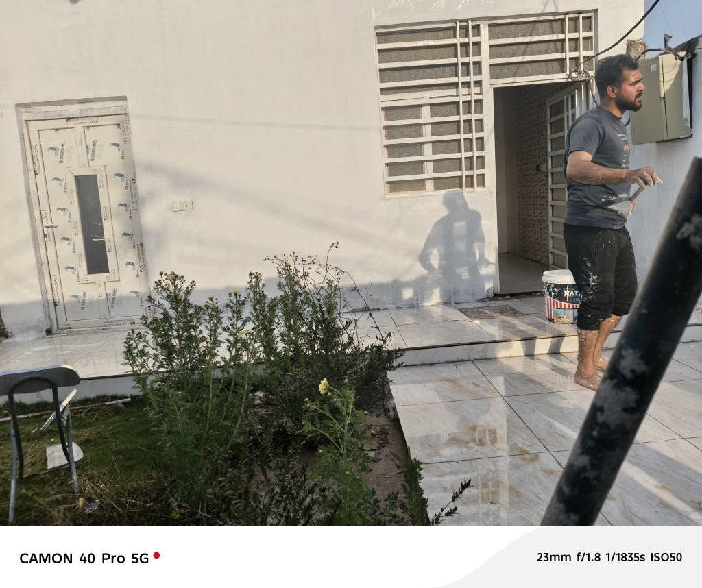 دار للبيع مساحه١٢٠ متر يحتوي على غرفه اصاله ومطبخ وحديقه وكراج وصحيات داخليه وخارجية عنوان طريق كربلاء عمود ١٣٠ سعر ٣٢ ولي مجال  للاستفسار تصل على الارقام ***********
*********** النجف, العراق
