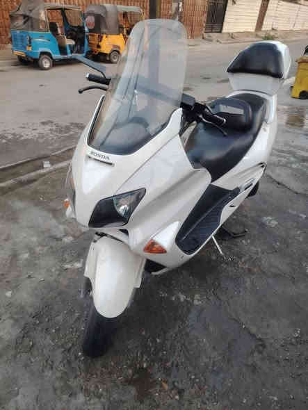 السلام عليكم فورزه سويج صفر سته دراجه مكفوله كفاله تراي وين ميعجبك كامله مابيها نقص السعر مليون وميه مكان بغداد حي العامل ***********
