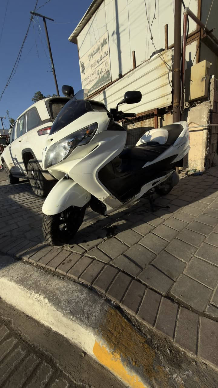 سلام عليكم دراجه سكاي ويف 250 دراجه فول ما مفتوحه دراجه نضيفه معنه كلمه دراجه بصمه وبيها تدفئه بل ستيرن كله شغال بيها صدرها الأمامي تعبان وكلج امامي فقط دراجه باقي كله مكفول سعر 950 وبيها مجال حك جيه فقط  الاستفسار ***********
