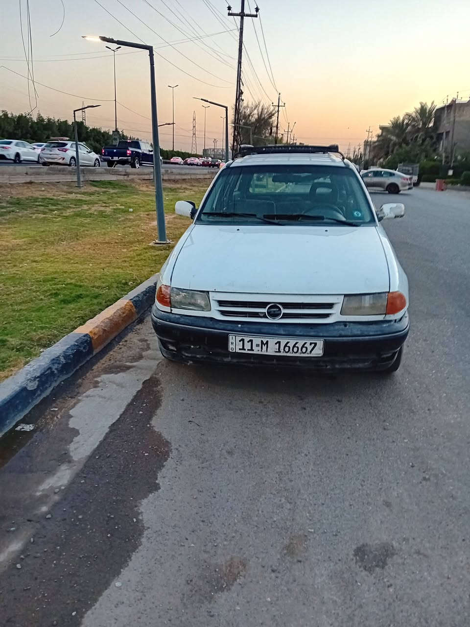 اوبل استرا للبيع موديل 1991محرك وكير وصدر جديد تخم تاير  سياره جاهزه السعر 25 مكاني بغداد الدورة هاتف ***********
