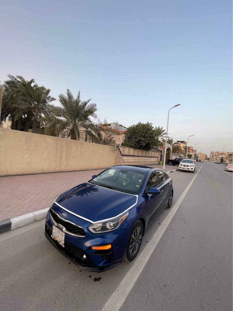 للبيع كيا فورتي مديل 2020 معوقين بصرة لون ازرق مكينه 2000 دوش ماشيه 70 السياره جديده حيل بعدهه ريحت الشركه بيهه ممتعوبه استخدام شخصي غرفتهه تخبل السياره داخله من امريكه كفاله وهنا بالعراق صار بيهه ضربه يم الايت الامامي ورجع بارد الجاملغ وتبدل البنيد جاهزه مكينه كير تبريد طخم تاير حته الحداده بعدهه مالت الشركه سنويه 2027 مواصفات تحكم استرين شاشه كار بلي كامره دواره 3 وضعيات قياده نورمال وسبورت ونضام ايكو السياره جاهزه للاخير سعرها 137 مكان السياره البصره حمدان وهاذه رقم راعيهه *********** البصرة, العراق
