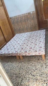 صوميه ركم خشب ام نفر عدد 2 عرض 85سم طول متر و95سم سعر الوحده 40 وبي مج...