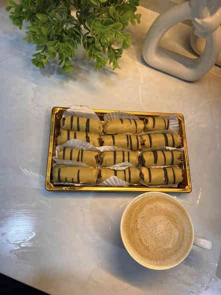 اخواني عندي مكينه قهوه  ماركه ديلونجي 
مستخدمه شي كلش قليل مجرد فحص  
 بيها طاحونه ولمس فول مواصفات بخار 
للبيع موجود توصيل 🚚 
***********
