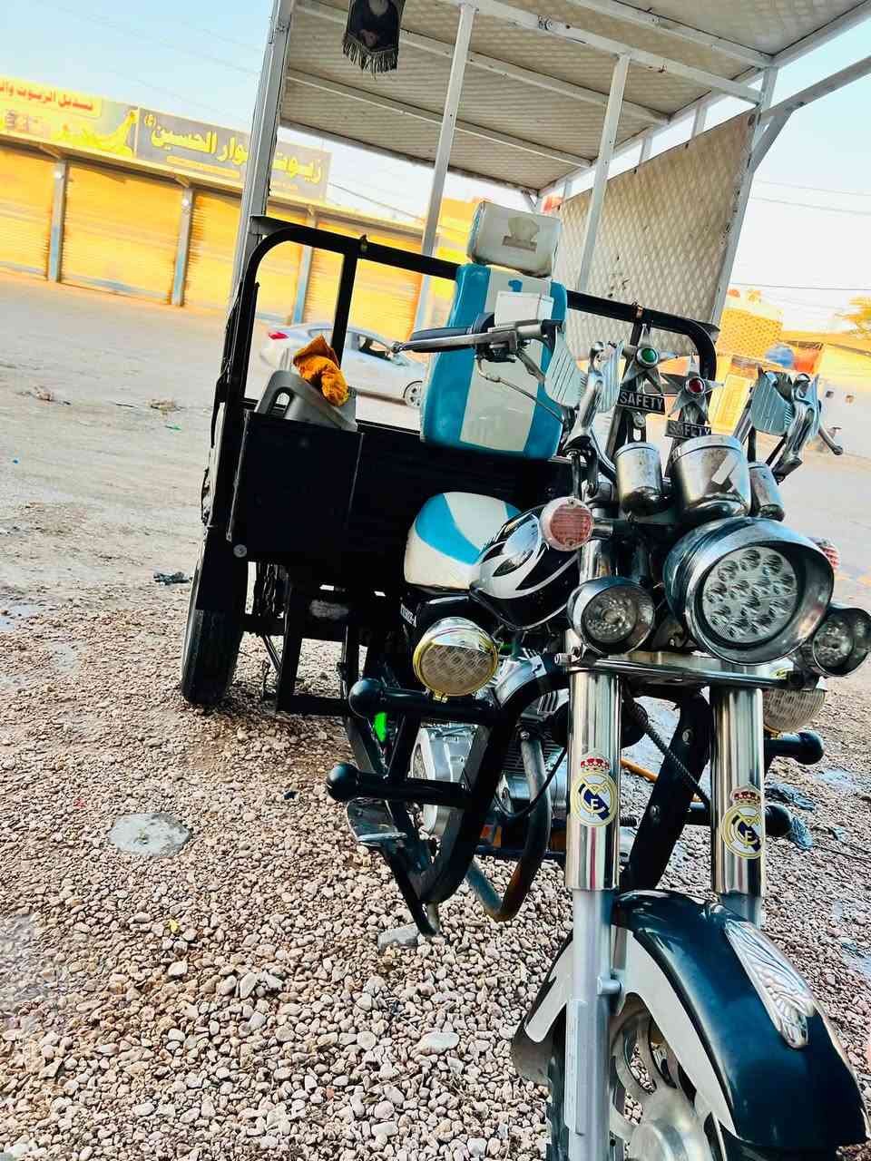 سلام عليكم للبيع موديل ١٣ اوراق كلشي بيهة جديد جاهزه لزياره كبل تنزل بيهة مصطبات ومحجر وياهة مكاني شارع المعمل مكلف بل نشر وهاذه رقم صاحبهة***********
