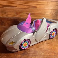 سيارة باربي • حجم جبير