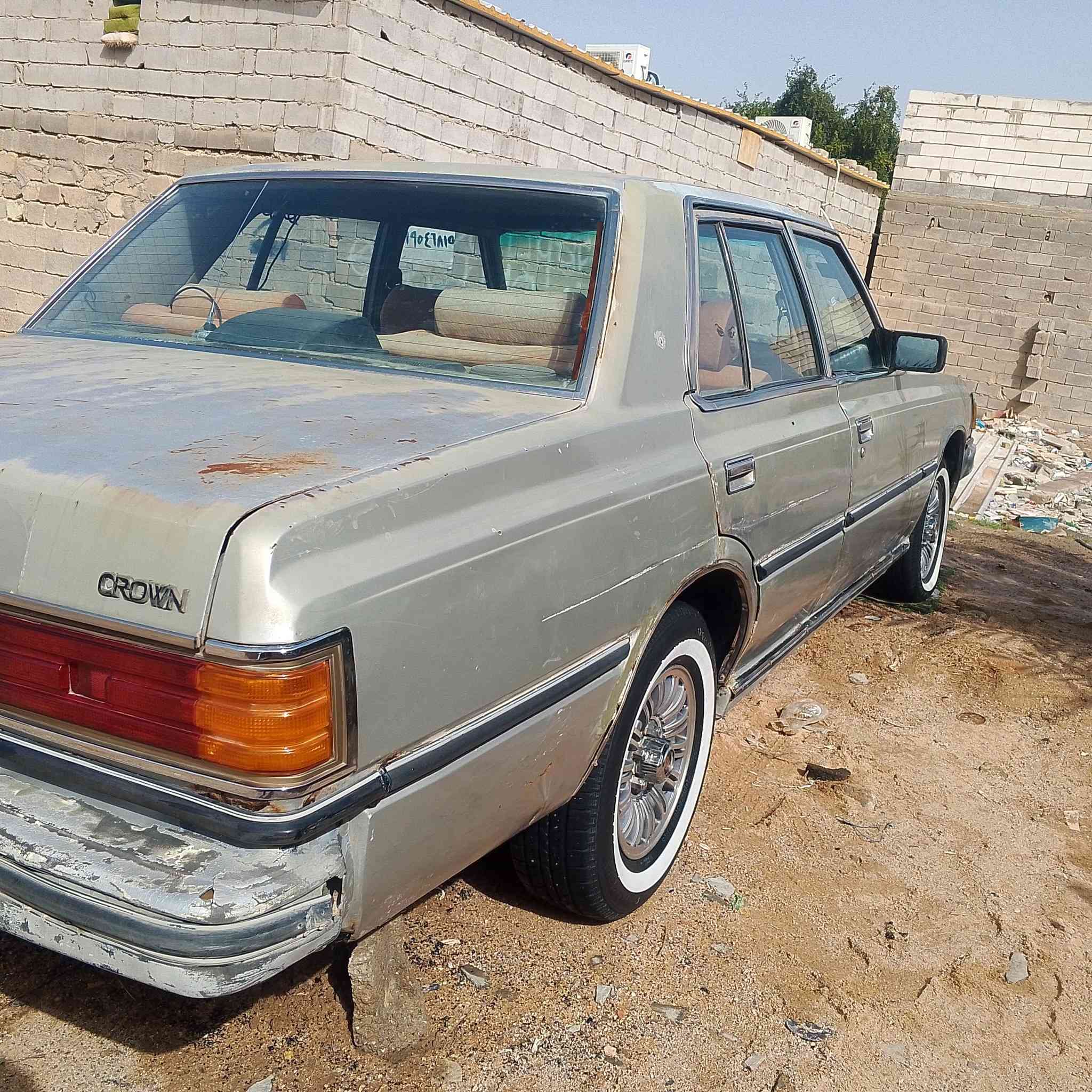 السلام عليكم سياره سوبر82سنويتها 27 كهربائياتها كلها شغاله مكينه وكير فيفيتي فيشه وحده سياره شاصيها مكفول رقم انكليزي بغداد باسمي تحويل ثاني يوم السعر 38 العنوان البصره رقم الهاتف ***********الموشراي لايكسر بحلال الناس
