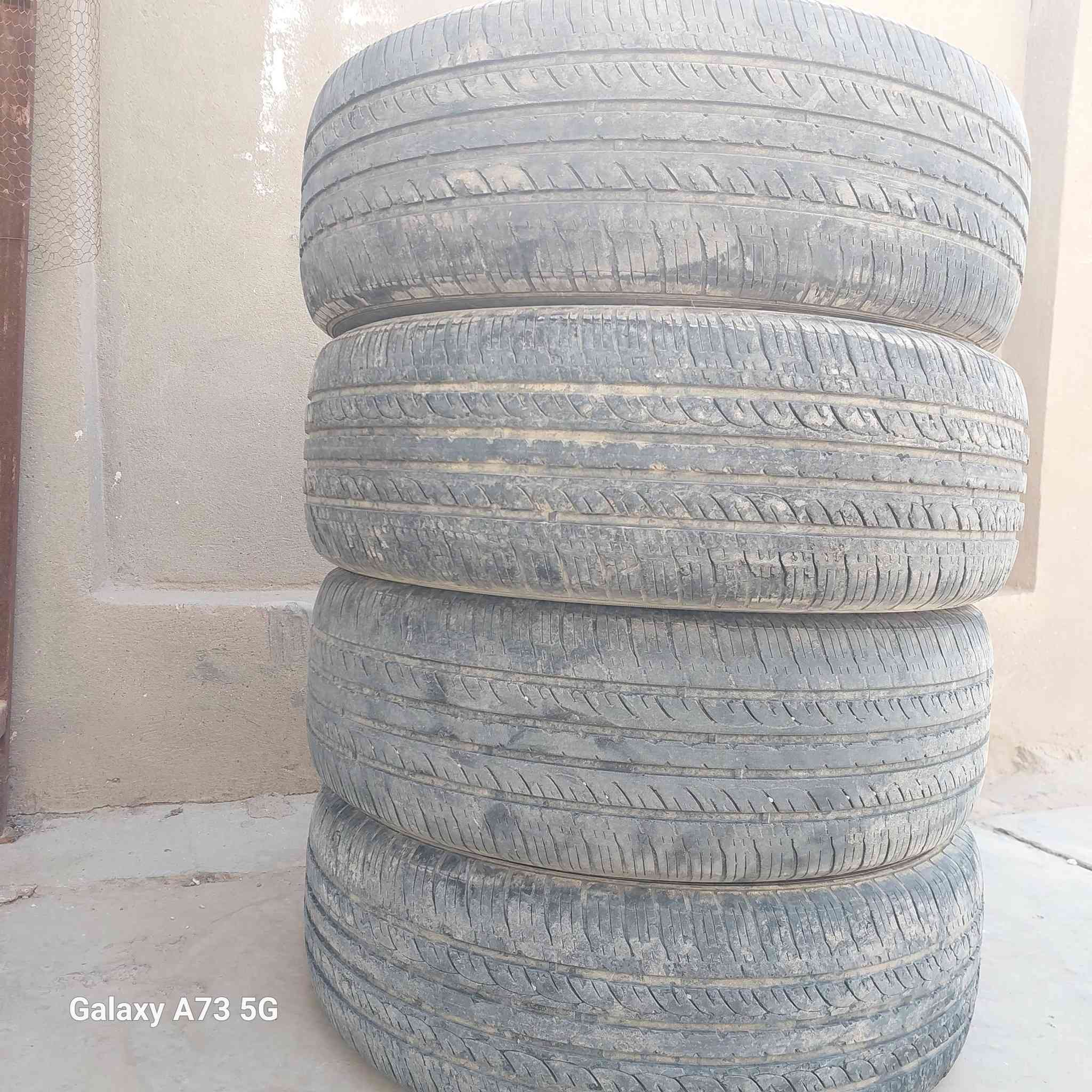 السلام عليكم
تخم تاير نوع كابسن
 نص عمر . ويل 18 قيم واخذ مكان ديوانية 
***********
