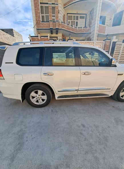 لاند كروز جكسر ٢٠٠٩ 
رقم اربيل هزه صاقطه
تدفه تبريد كير بشرط محرك مفتوح
بأسمي سياه ستخدام شخصي 
بيه باب الخلف صدر مشخوط ومصبوغ
بيه جراد بل قماره
لباب لخلفي جان بي جراد سويته الباقي كله شرط السعر٢٩٠$ هذرقمي*********** الي يريد يتواصل هذ رقم بي وتساب
