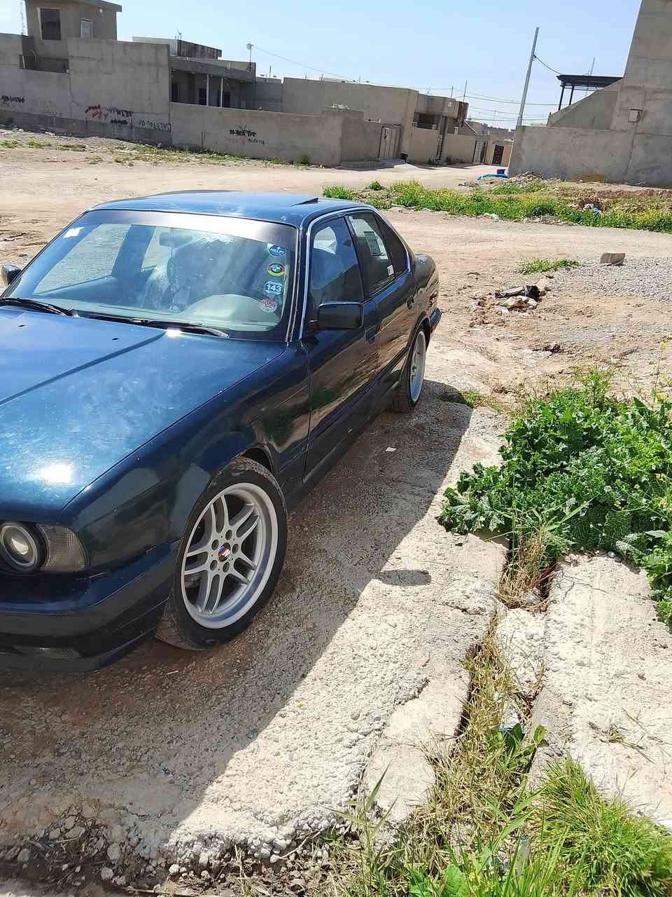 سلام عليكم bmv525موديل 93كركوك رقم جديد سنويه جديد بطاقه بنزين جلد زينون شاشه سقف سلايات دواخل جديد ويل mمميز كير عادي سعر 44..استفسار***********عنوان كركوك باروت خانه
