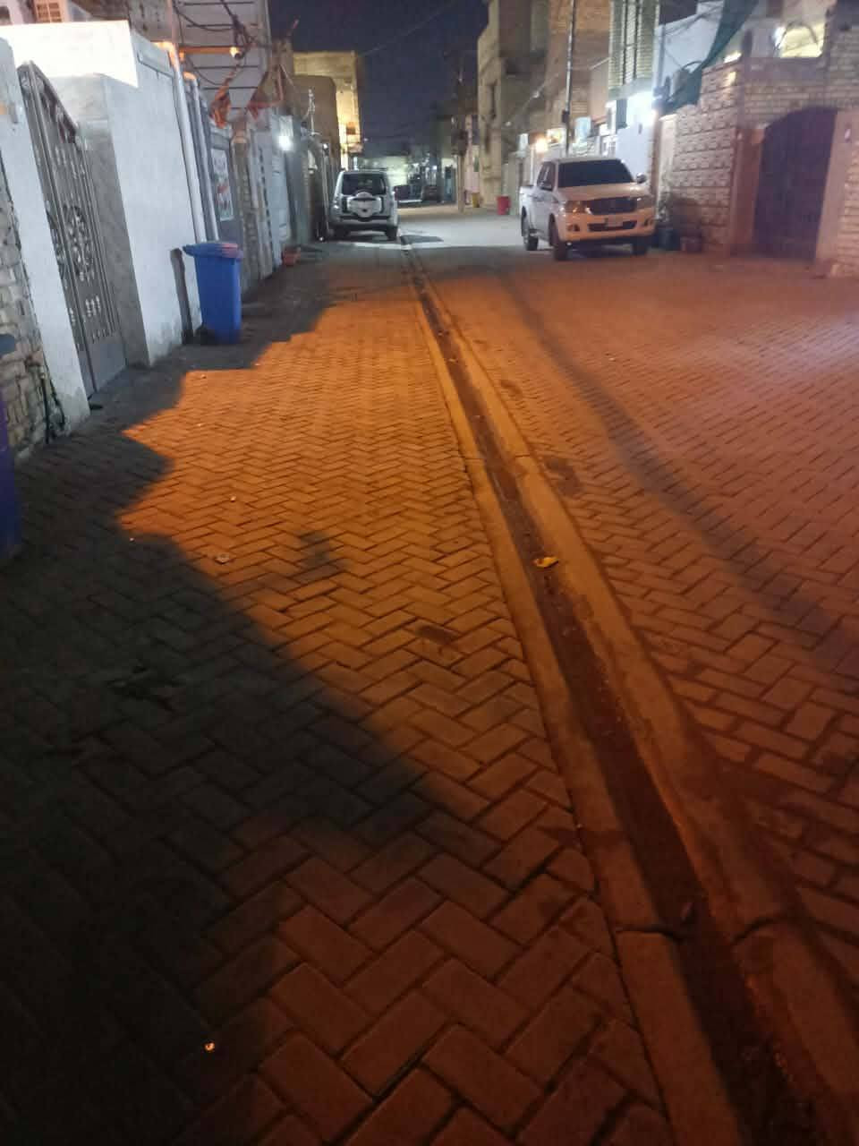 خليل عندي بيت ابو درع مقابيل ام الكبر غزلان ابو درع طابق ونص السعر100 بي مجال 100متر***********
