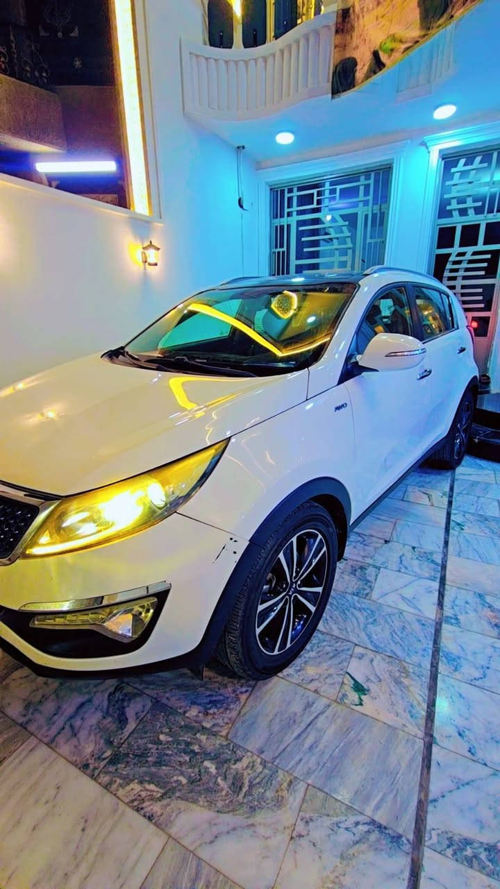 سلام عليكم
اسبورتج 2016 خليجي ابيض
فول مواصفات عدى البصمة
بانوراما دبل فتحة 
مري شفط 
شاشة اندرويد 
كامرة خلفية 
بردة صندوق 
قطعتين تبريد
رقم بغداد 
بيها اشياء بسيطة اتصل و تومر
الموقع بغداد الاورفلي 
***********
