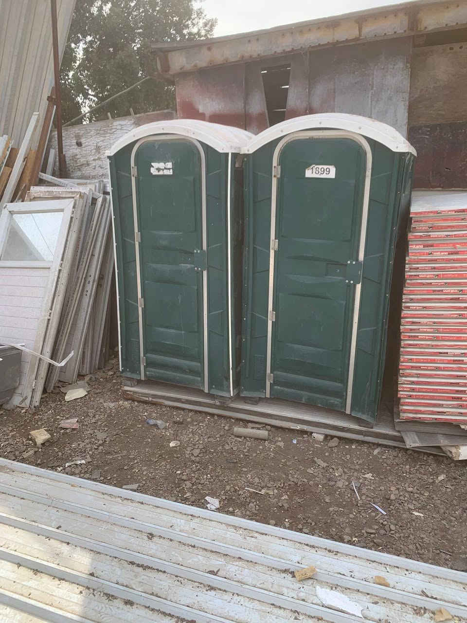 السلام عليكم متوفر تواليتات امريكي شرقي غربي مكاني بغداد مدينة الصدر موجود توصيل حساب اتفاق سعر قطعه 275 لستفسار رقم الهاتف  ***********
