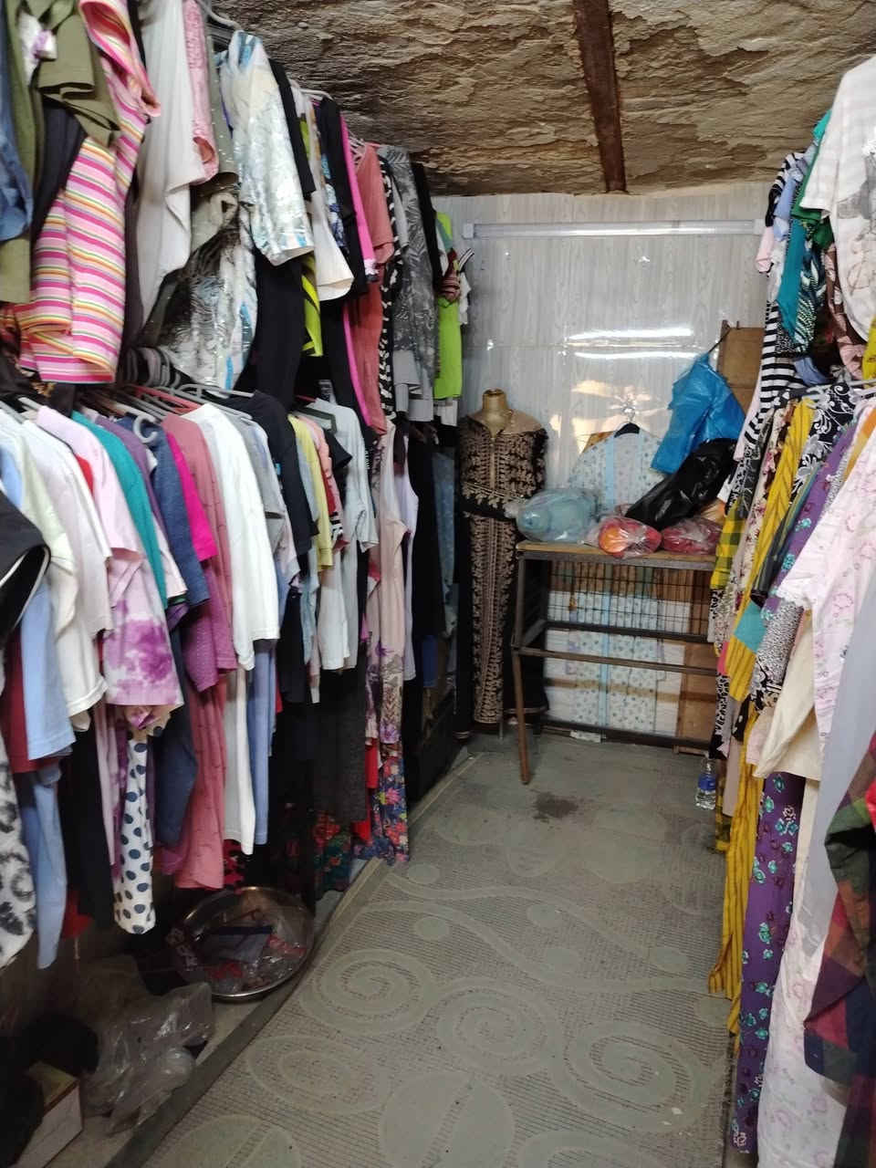 السلام عليكم
محل باله للبيع بسبب بعد السكن سوك الشرطه الرابعه شارع الخياطات السعر مليونين ونص الايجار ١٠٠  شراي خاص


**إذا كنت صاحب هذا الإعلان وتريد حذفه لأي سبب، رجاءا أرسل رسالة إلى الدعم الفني**