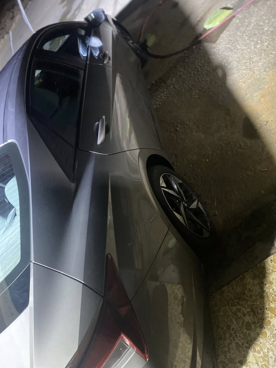 سلام عليكم النترا 2023 حادثها بامريكا جاملغ وباب وهنا بلعراق صار تعديل بارد بيها بلشاصي الامامي معروضة ب155 وبيها مجال للشراي
***********
