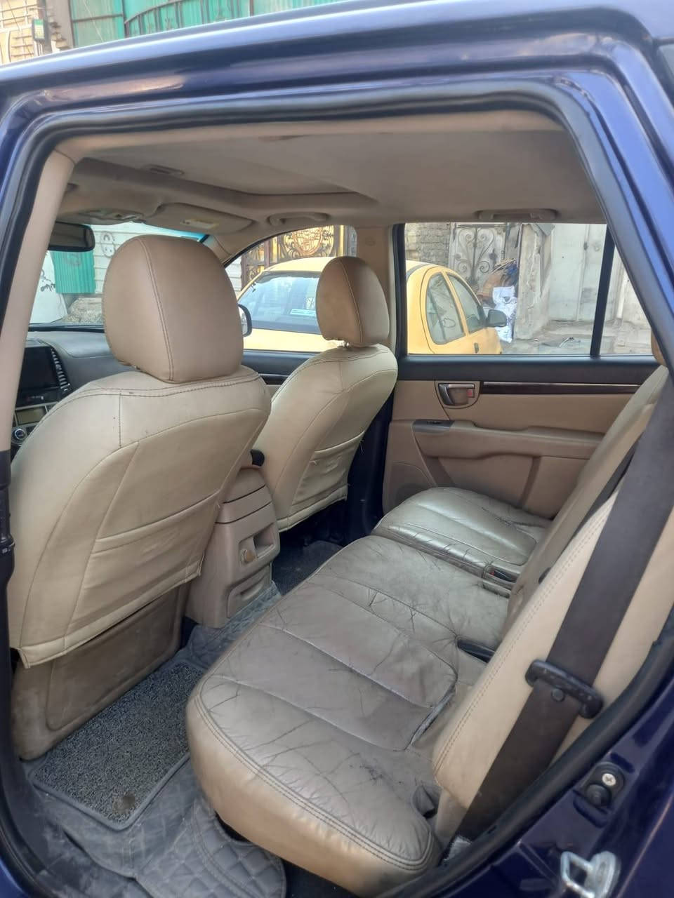 السلام عليكم اخوان عندي سياره سنتافيا الموديل 2010 امريكي حادث جاملغ لخلفي فقط محرك الجبير 3500 بسمي تبريد ثلج تخم تاير صدر جديد سياره فول مواصفات بصمه فتحه اشاير مري سياره جديده معنه الكلمه استخدام شخصي داخل عسلي زاد صاج شاشه جبيرا حساسات العنوان بغداد السعر 123 وبيه مجال بصيط الاستفسار ***********
