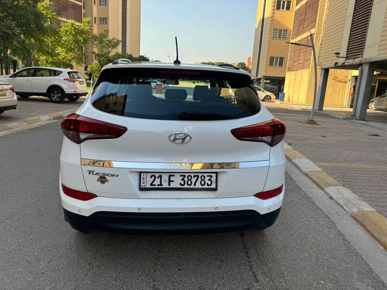 بە ناوی خوای گەورە 
هۆندای تۆکسۆن 2018 فوول لۆک و دانسقە
خلیجی مواسەفات کۆرییە سفری شەریکەیە
تەنها 70  هەزار ڕۆشتووە 
بێ بۆیاخ و بێ سارد و بێ شوخت دەعامی بۆ دەعامی بە شەرت گێڕ و مەکینە و هەموو شتێکی بە شەرت
سەنەوی تا 2029 تازەیە بە ناوی خۆمەوەیە هەزە و ڕەقەمی تازەیە
هەموو گیانی لە سەر دەقی شەریکە ماوەتەوە مواسەفاتی فوولە کوشن جڵد و ناو قەیسی و پانۆڕاما و بەسمە و ئاوێنە ئیشارەت و Abs و حاسەی دواوە و کامێرا و لیدی لایت و لیدی دەعامی و بلاجیکتۆر و کوشن پاقلاوە تەحدید سورعەیە و شاشە گەورە و ئاوێنە شەفت کوشن هیتەر و لایت بەرز و نزم و دوو درگای پێشەوە لە گەڵ سنووق بەسمەیە تەبریدی مەرکەزییە 
سپێری دانەبەزیوە
پێنج ویل کەپ دینارێ مەسرووفی نییە
یەک حەفتەیە تایەم بۆ گۆڕیوە 
شوێن سلێمانی 
*********** السليمانية, العراق
