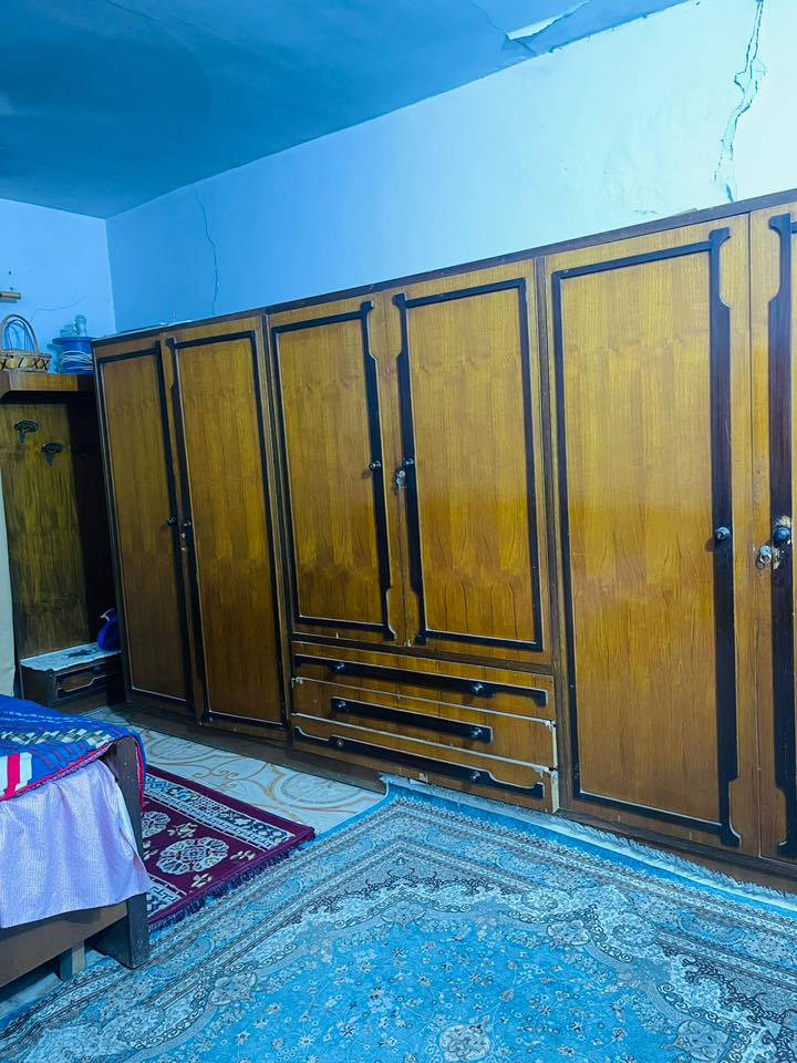 السلام عليكم
للبيع غرفة نوم  نظيفة 8 قطع نجارة 

الكنتور 6 ابواب  رايدها 750 العنوان بابل /الحلة

للتواصل ***********

