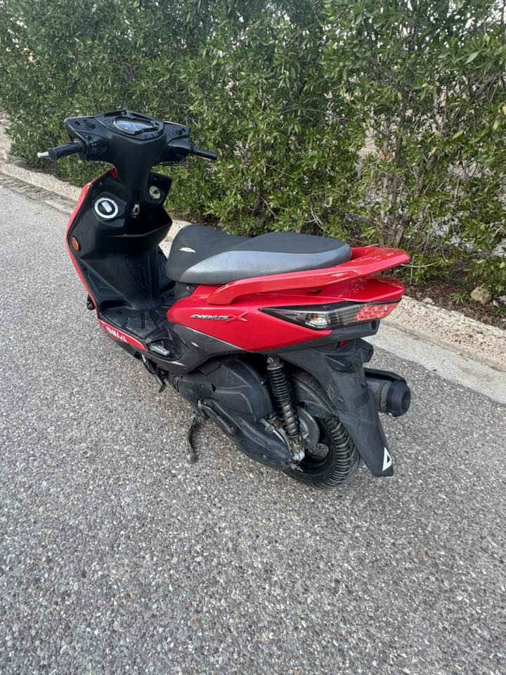 السلام عليكم للبيع سكنس لد ياباني نوزل خطين دراجة مال رمبة بحالة الوكالة كلهة بلادية ماشية 38 الف تتعب تكول جديدة مكينة ما مفتوحة مكفولة  عل فحص  السعر مليون و 350   العنوان بغداد البلديات الرقم ***********
