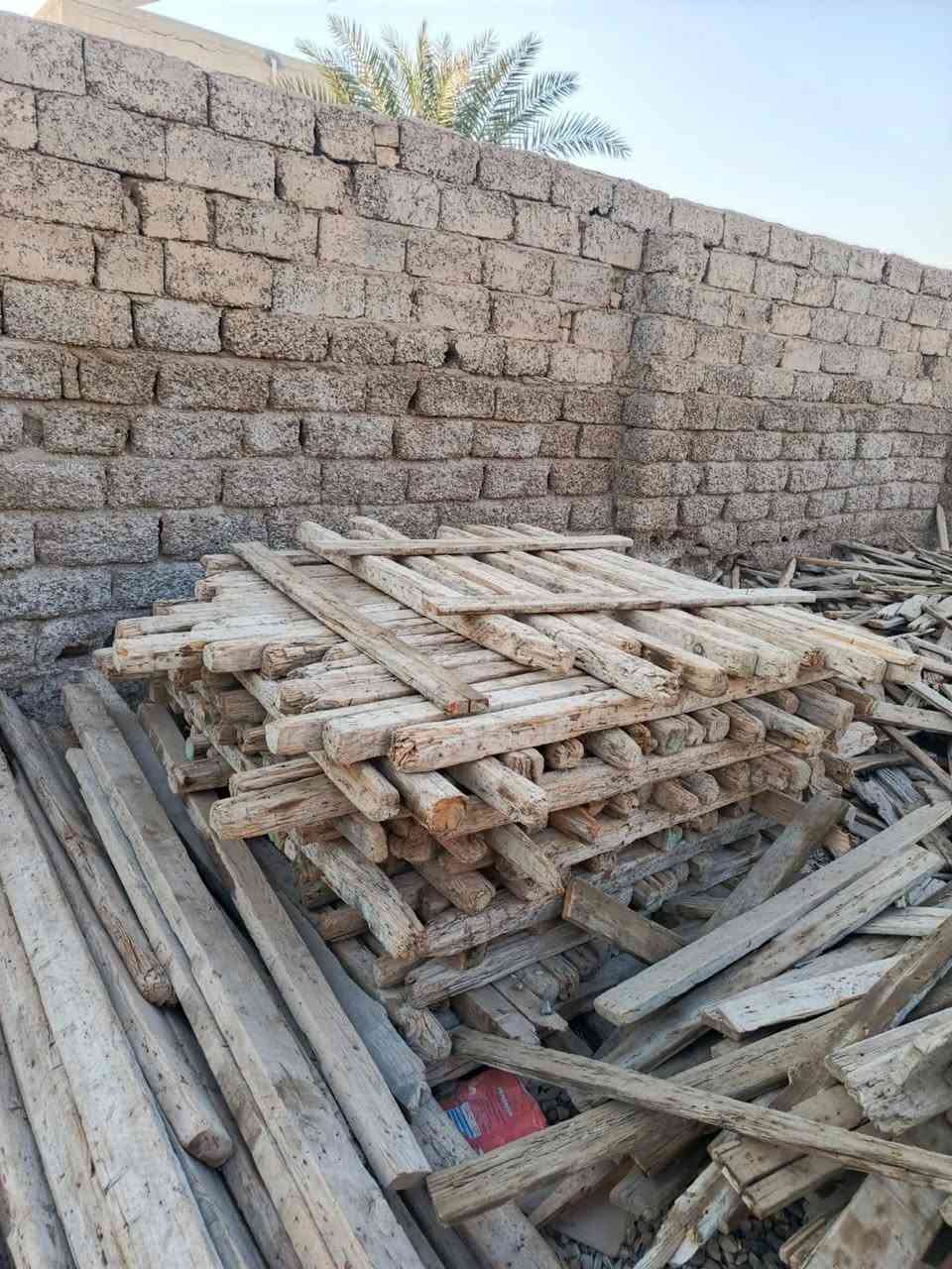 السلام عليكم عندي قالب للبيع يدك مساحة 400 متر مكاني ديالى الاستفسار الاتصال على هذا الرقم ***********
