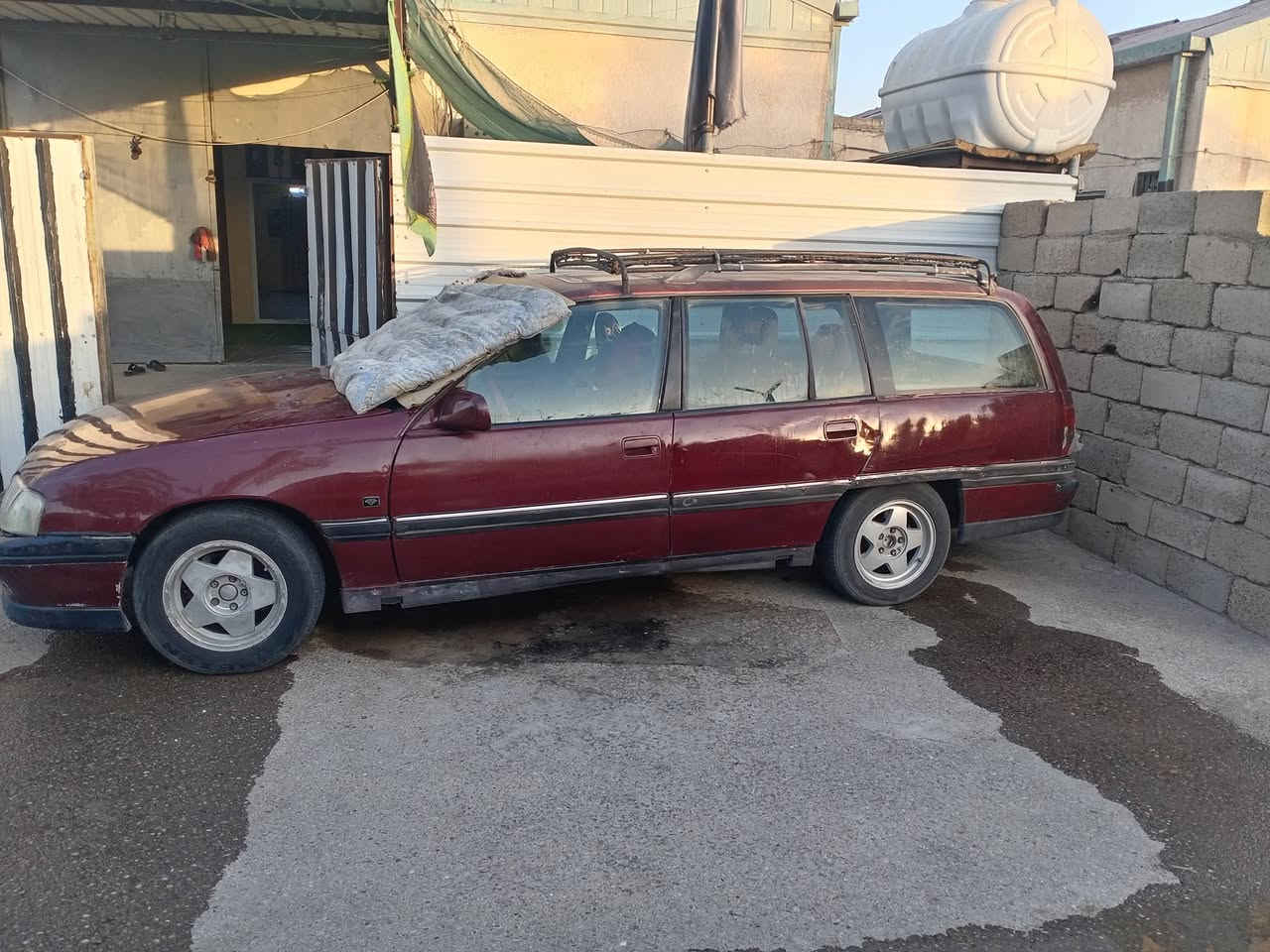 للبيع اوبل اوميكا رقم كربلاء 22 ورقه وبيها مجال رقم وتساب او اتصال *********** عنواني بغداد
